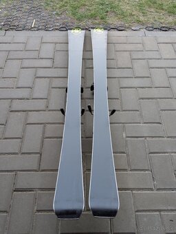 Prémiové švýcarské lyže AK YELLOW POP, 165cm, 2023 - 6