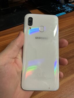 Samsung A40 - 6