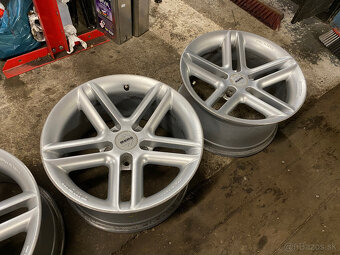 Momo Arrow 5x120 R17 - 6