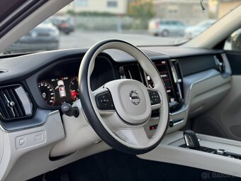 Volvo XC60 2.0 B4 mHEV Momentum Pro AWD A/T - 6
