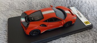 Predám model Ferrari 488 Pista Piloti 1;43 Looksmart - 6