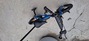 Detsky bicykel s kolieskami a drzadlom - 6