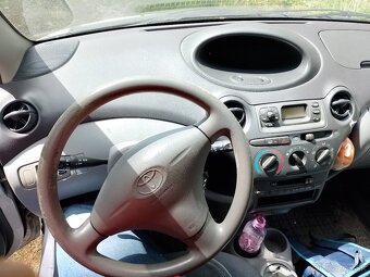 Predám Toyotu Yaris - 6