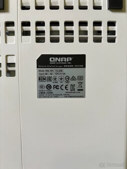 Predám NAS QNAP TS-328 + 3x SSD disky + redukcie - 6