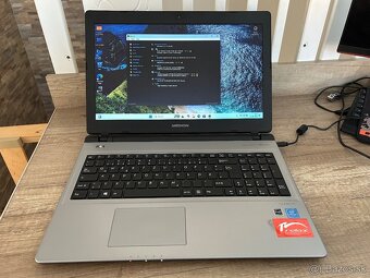 Medion Akoya e6436-15,6"HD/Intel/8gb ram,ssd+hdd/hd 610 - 6