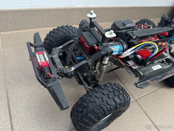 Traxxas TRX-4 Defender - 6