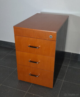 Predám malý pracovný stôl + kancelársky kontajner - 6