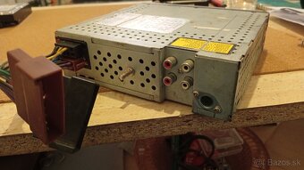 Predám 3autoradia - 6