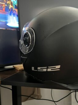 Predam moto prilbu - 6