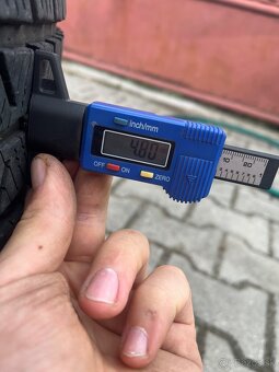 225/60R17 - 6