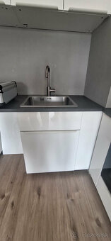 Kuchynská linka - 6