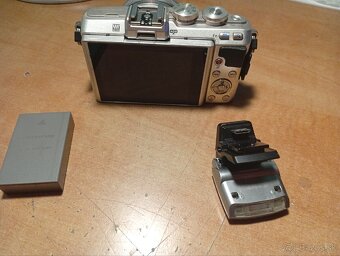 Predám foťak Olympus pen - 6