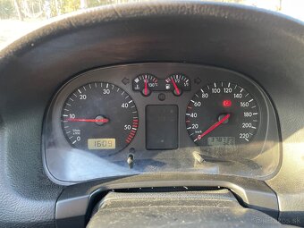 Volkswagen Golf 1.9 TDI 4motion - 6