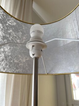 Stojaca lampa so zlatým tienidlom EGLO - 6