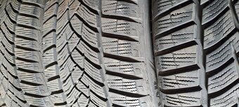 Predám 4ks pekné zimné 235/40r19-96V Good Year - 6