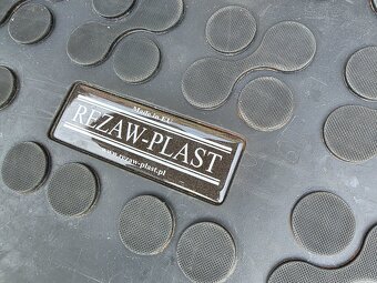 Gumova vana Toyota Auris - 6