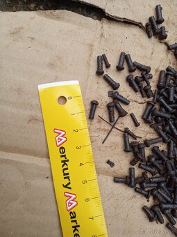 Staré nity.klince na podkovy.kluce - 6