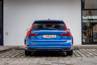 Volvo V90 D4 2.0L R-Design AWD A/T - 6