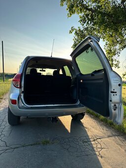 Toyota RAV4 - 6
