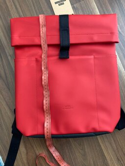 Červený ruksak - 6