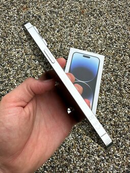 iPhone 14 pro max - baterie 93% - 6