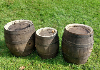 Drevené sudy + drevený lievik - 6
