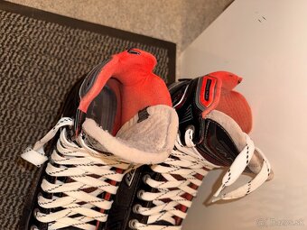 BRANKÁŘSKÉ BRUSLE BAUER VAPOR X900, vel. 45/9,5 - 6