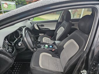 Predám Kiu ceed 1,6 CDRi SW (94kw/128k) - 6