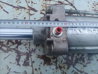 Pneumatický valec 125mm - 6