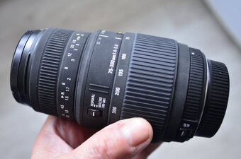 Nikon D5000 + Objektív Sigma 70-300 DG .makro Pre Nikon - 6