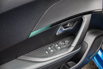 Peugeot e2008 100kW KOŽA, VIRTUAL, 360 KAMERA, CarPlay - 6