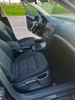 ŠKODA OCTAVIA COMBI 2,0 TDi 4x4 - 6