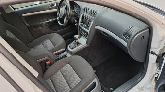 Škoda OCTAVIA Combi 2.0 TDI DSG MODEL 2013 - 6