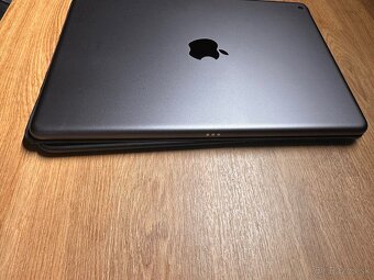 iPad 32GB (8th generation) Wi-Fi - 6