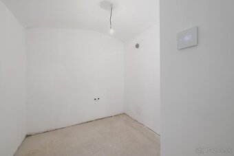 Domov na Letné v nebytovém prostoru–ubytovací jednotce 2+kk - 6