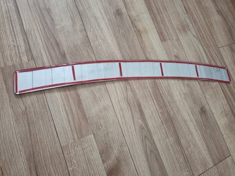 NEREZOVA LISTA NA KUFOR NA NAKLADACIU HRANU - 6