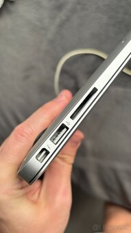 MacBook Air 13" (A1466, 2015) – i5, 8GB RAM, 128GB - 6