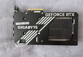 Grafická karta GIGABYTE GeForce RTX 5060 Ti WINDFORCE 16G - 6