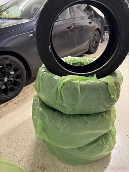 Predám zimné pneumatiky 245/45 R19 - 6