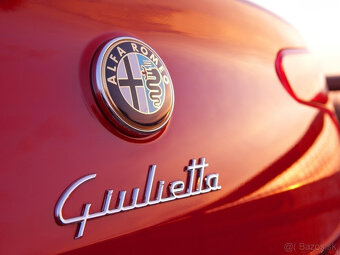 znaky Alfa Romeo 74mm 2kusy - 6
