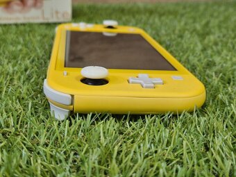 Nintendo Switch Lite žlté + hra KohLanta - 6
