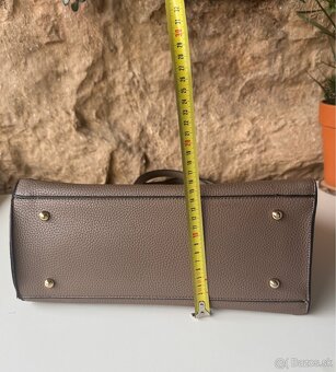 Nová hnedá kabelka na plece aj do ruky - 6