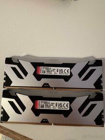 Kingston FURY DDR5 (2x16gb) 6 400 MHz CL32 Renegade RGB - 6