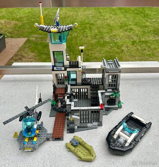 LEGO® City 60130 Väzenie na ostrove - 6