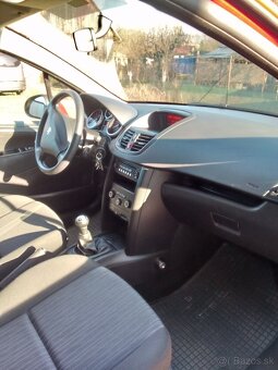Predám Peugeot 207,r.v.2010,1,4benzin - 6