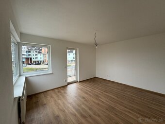 Priestranný 3i byt s balkónom a kobkou - Radvaň - 6