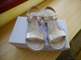 dievčenské zlatisté sandálky Lasocky 33 - 6