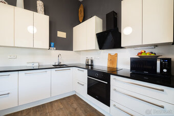 REZERVOVANÉ - Na predaj dom vhodný na podnikanie v Bzinciach - 6