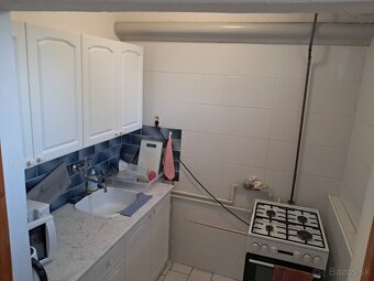 Investícia - Predám veľký RD ktorý ma zapísané 3byty na LV - 6