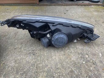 Citroen C4 Picasso predné svetlomety - 6